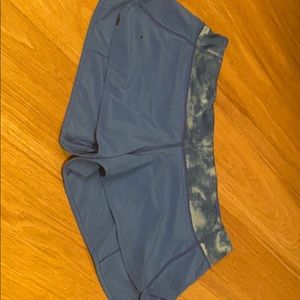 Lululemon 2.5 inch shorts